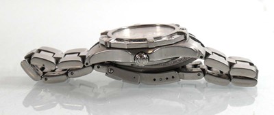 Lot 412 - A gentleman's stainless steel automatic...