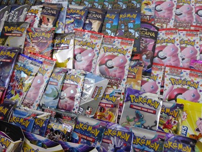 Lot Approx 91 English/Japanese Pokemon Booster...