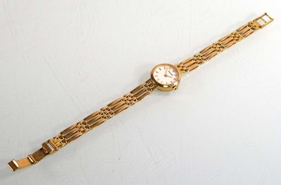 Lot 433 - A ladies 9ct yellow gold wristwatch by...