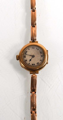 Lot 433 - A ladies 9ct yellow gold wristwatch by...