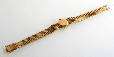 Lot 436 - A ladies 18ct yellow gold wristwatch by Sarcar,...