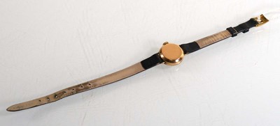 Lot 437 - A ladies 9ct yellow gold wristwatch by Mappin,...