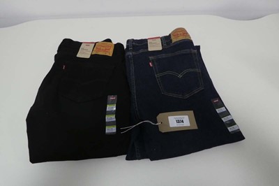 Lot 1374 - x2 pairs of Levi's 514 straight jeans ( black-...