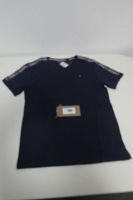 Lot 1382 - x5 men's Tommy Hilfiger t shirts.