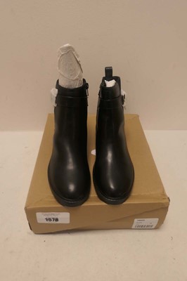 Lot 1578 - Very black boots size UK4 (boxed)