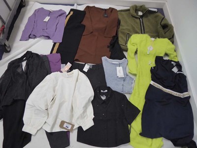 Lot 1510 - Selection of clothing to include Calvin Klein,...