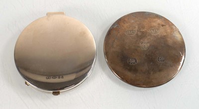 Lot 218 - A modern silver compact, d. 7 cm and a silver...