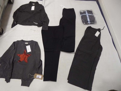 Lot 1541 - Selection of Hush clothing plus an Oodie