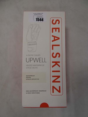 Lot 1544 - Seal Skinz a glove called Upwell heated...