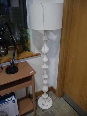 Lot 1062 - White floor lamp with cylindrical shade