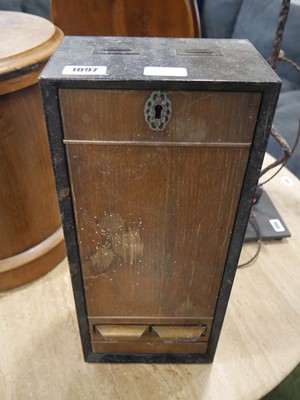 Lot 1097 - Vintage cigarette dispensing machine