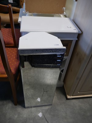 Lot 1162 - 2 pieces of white furniture including a white...