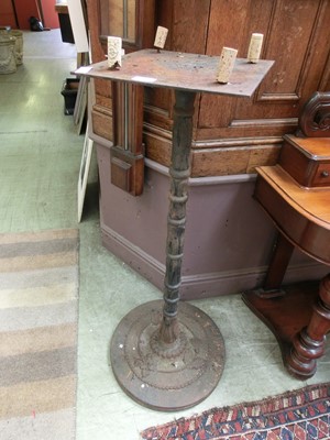 Lot 27 - A 19th century cast iron pub table base