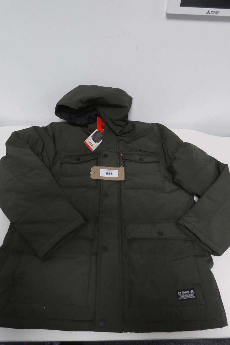 Lot A men's Levi's coat in olive green. size: medium.