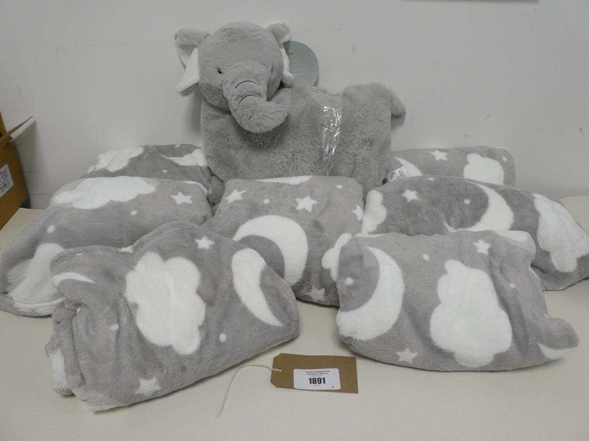 Lot X7 childrens blankets and x1 Elephant plush...