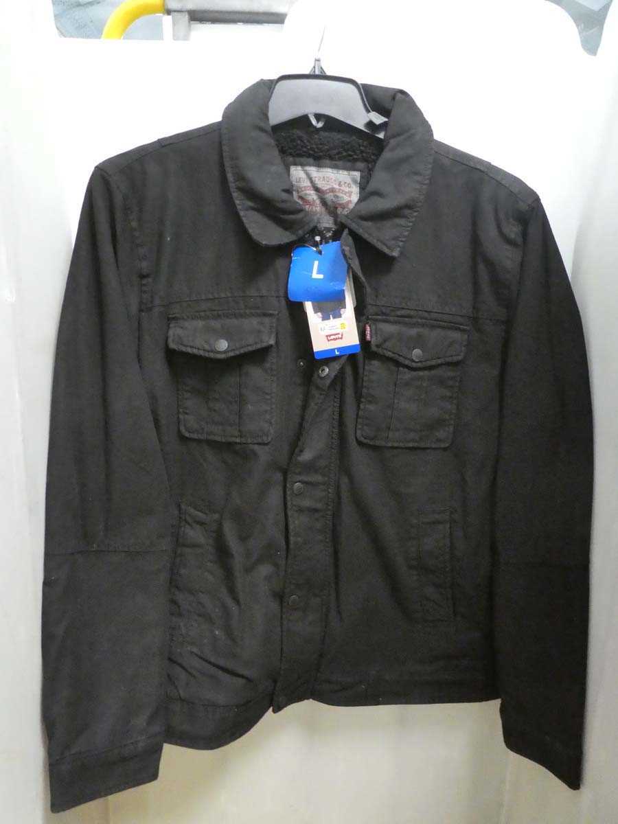 Lot 1917 - Levi's jacket in black mens size L