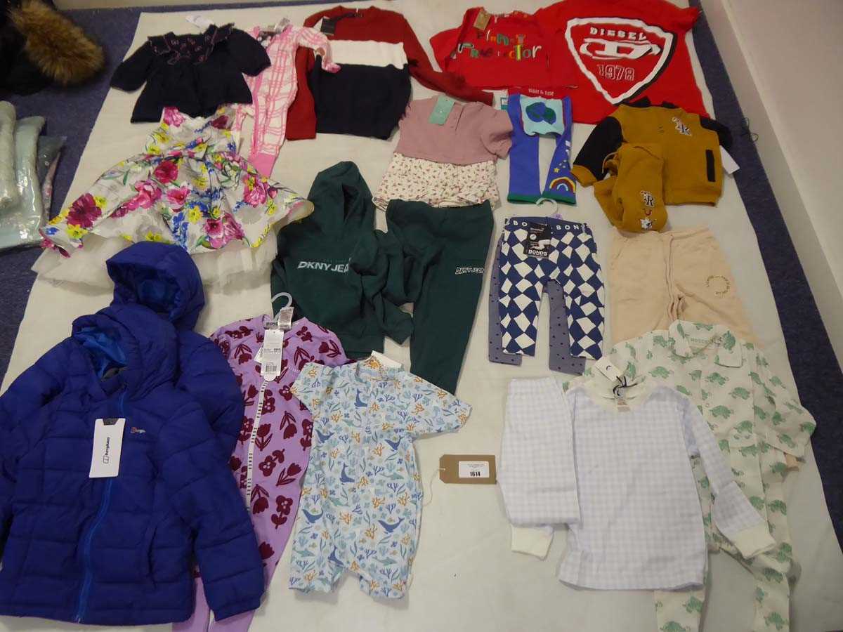 Lot 1614 - Selection of branded children's clothing to...