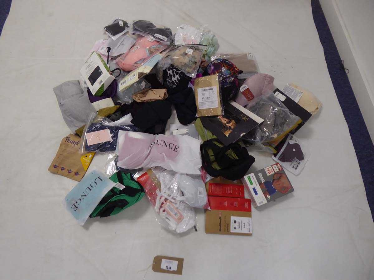 Lot 1618 - Selection of mixed underwear