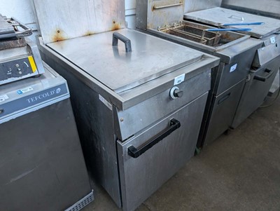Lot 724 - 60cm gas single tank fryer