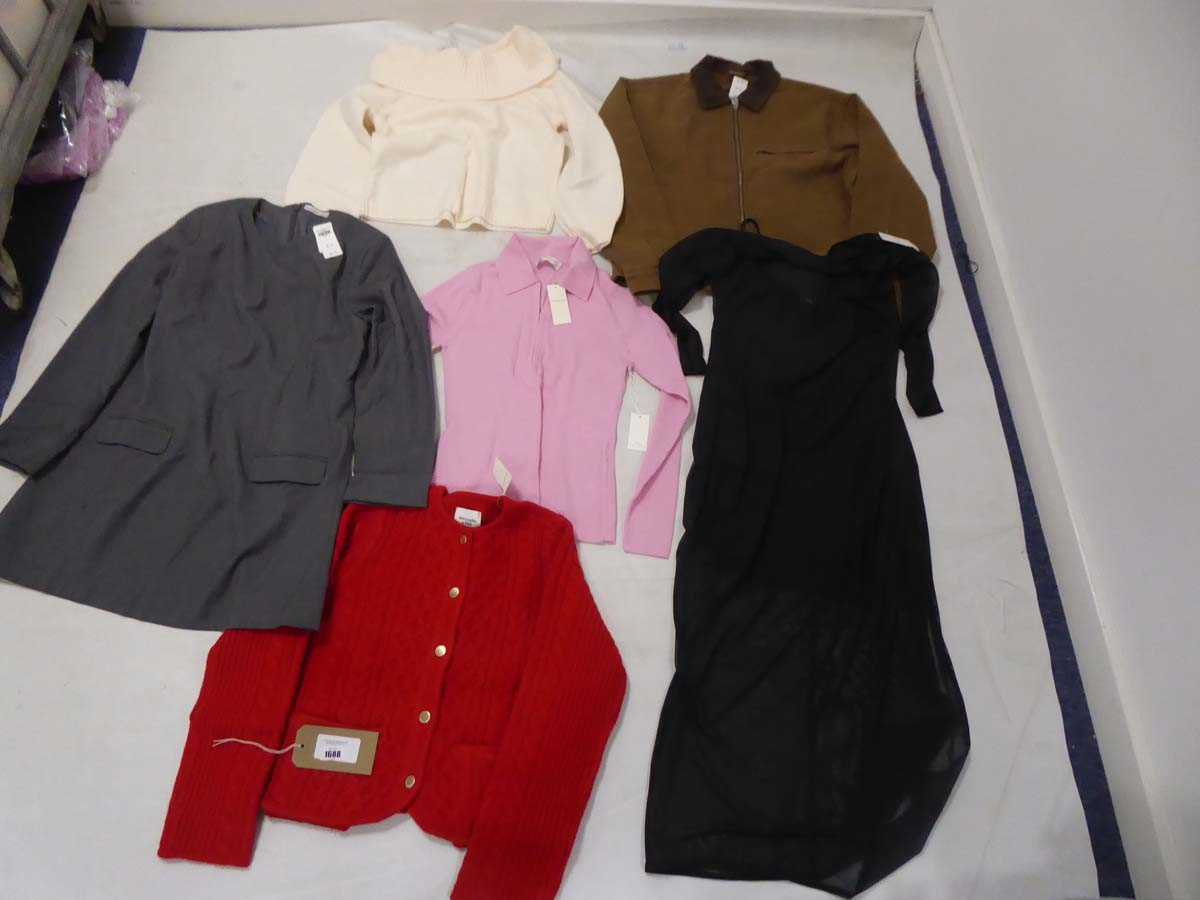 Lot 1688 - Selection of Abercrombie & Fitch clothing