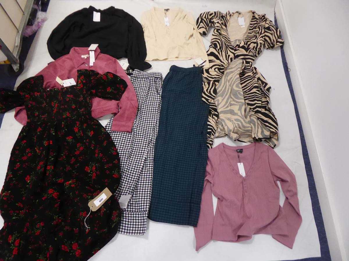 Lot 1692 - Selection of NoBody's Child clothing