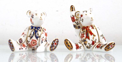 Lot 261 - Two Royal Crown Derby teddy bears, max h. 7 cm...