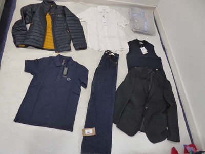 Lot Selection of clothing to include Oodie, Rab,...