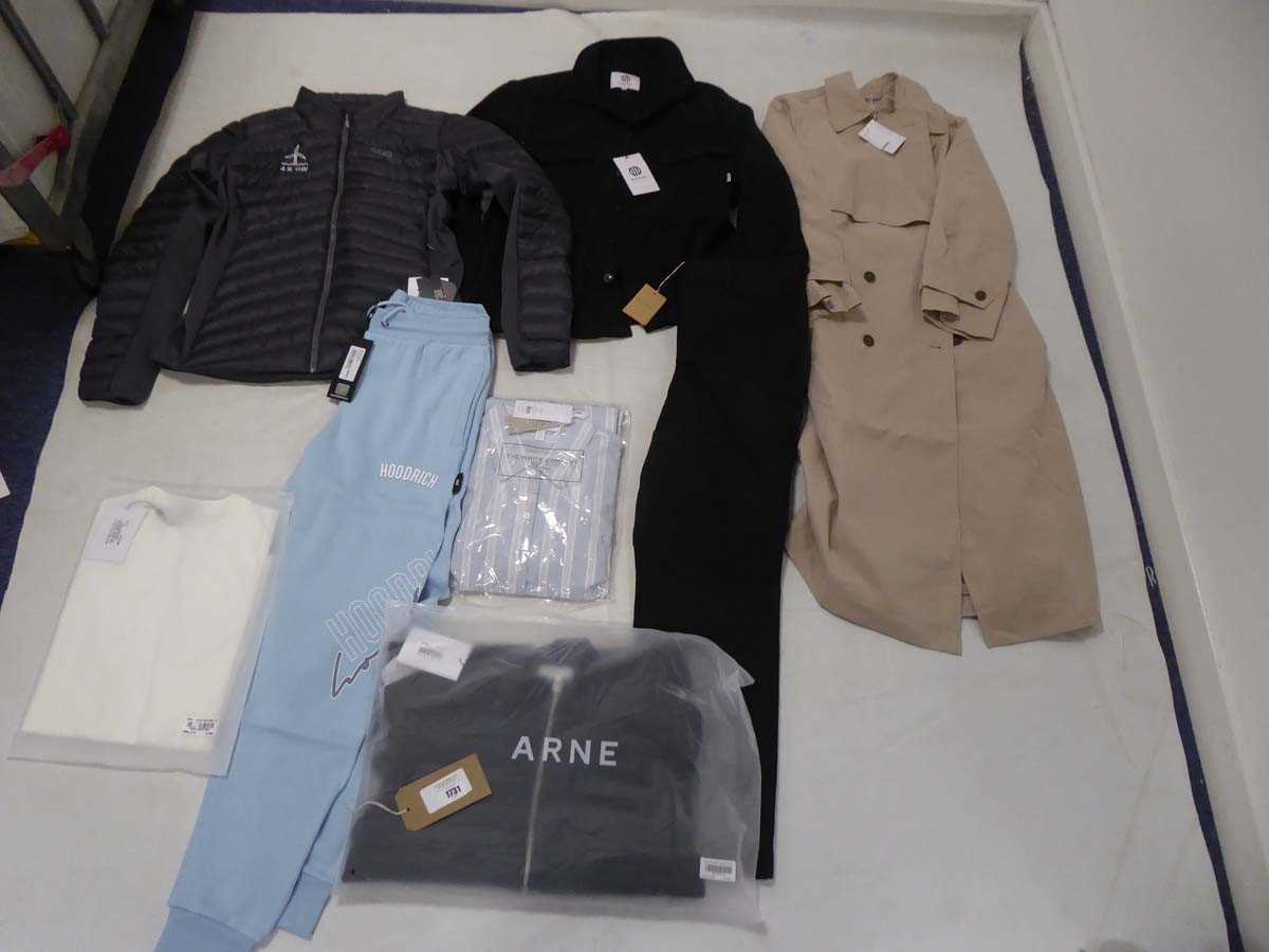 Lot Selection of clothing to include Hoodrich,...