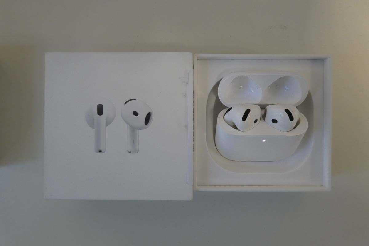 Lot 1023 - Apple AirPods 4, boxed with charging case