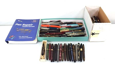 Lot 122 - A group of eighteen pens/pen bodies with 14ct...