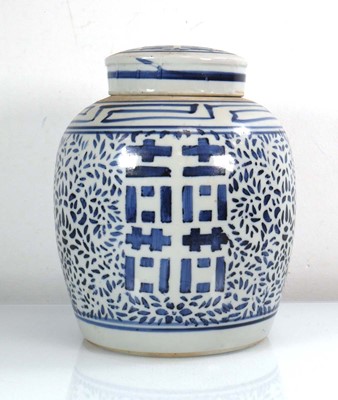 Lot 276 - A Chinese Export blue and white jar and cover,...