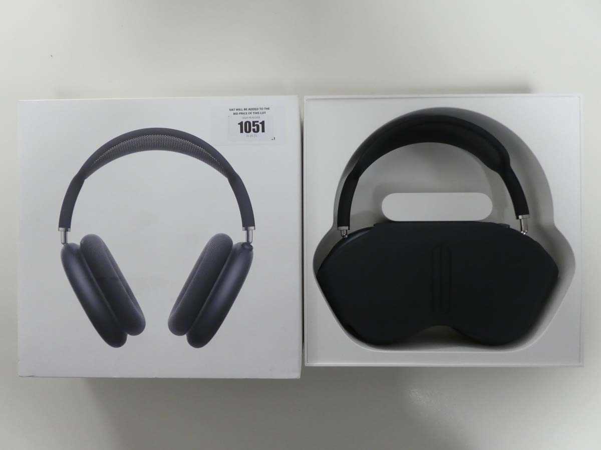 Lot Apple AirPods Max with Smart Case, Midnight,...