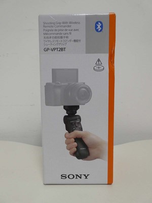 Lot SONY Shooting Grip with Wireless, model...