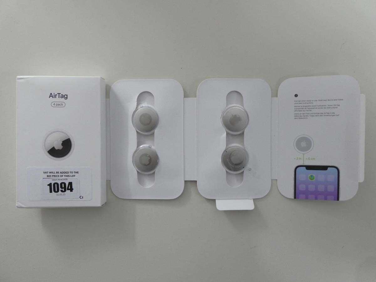 Lot Apple AirTag 4 pack, model A2187, boxed
