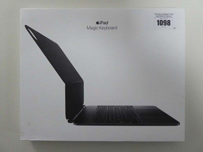 Lot Apple iPad Magic Keyboard - Black, British,...