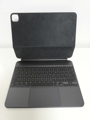 Lot Apple iPad Magic Keyboard - Black, British,...