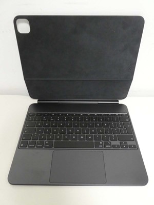 Lot Apple iPad Magic Keyboard - Black, British,...