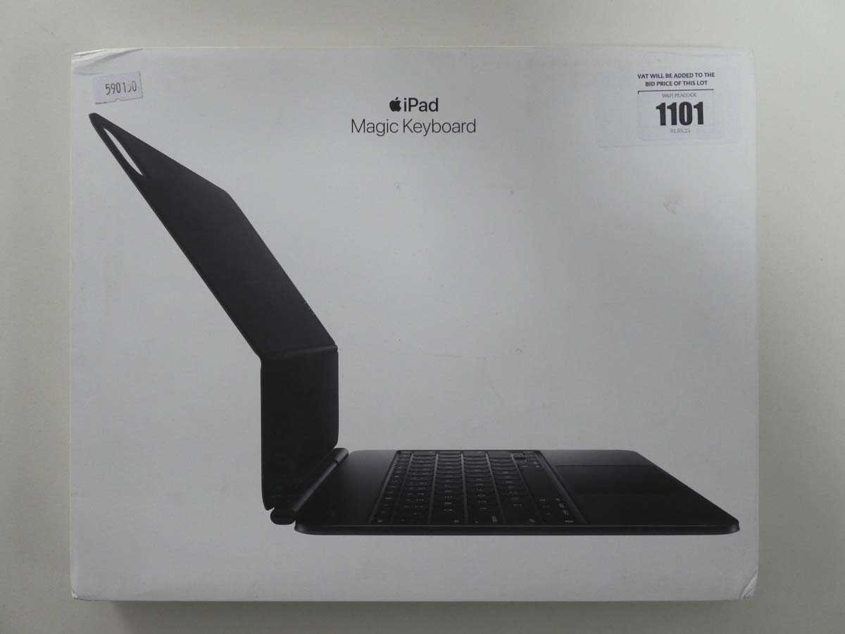 Lot Apple iPad Magic Keyboard - Black, British,...