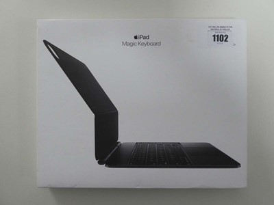 Lot Apple iPad Magic Keyboard - Black, British,...