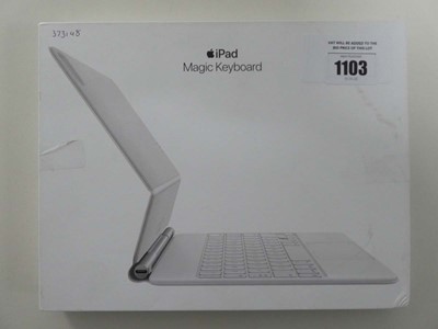 Lot Apple iPad Magic Keyboard - White, British,...