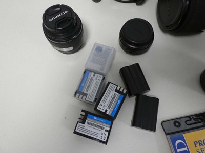 Lot Olympus E-520 digital camera body and...