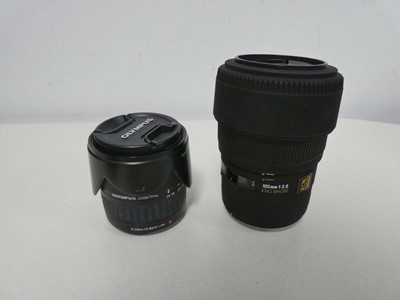 Lot Olympus E-520 digital camera body and...