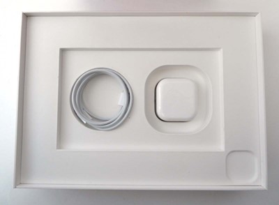 Lot Apple iPad Pro 11-inch (3rd Generation) Wi-Fi,...