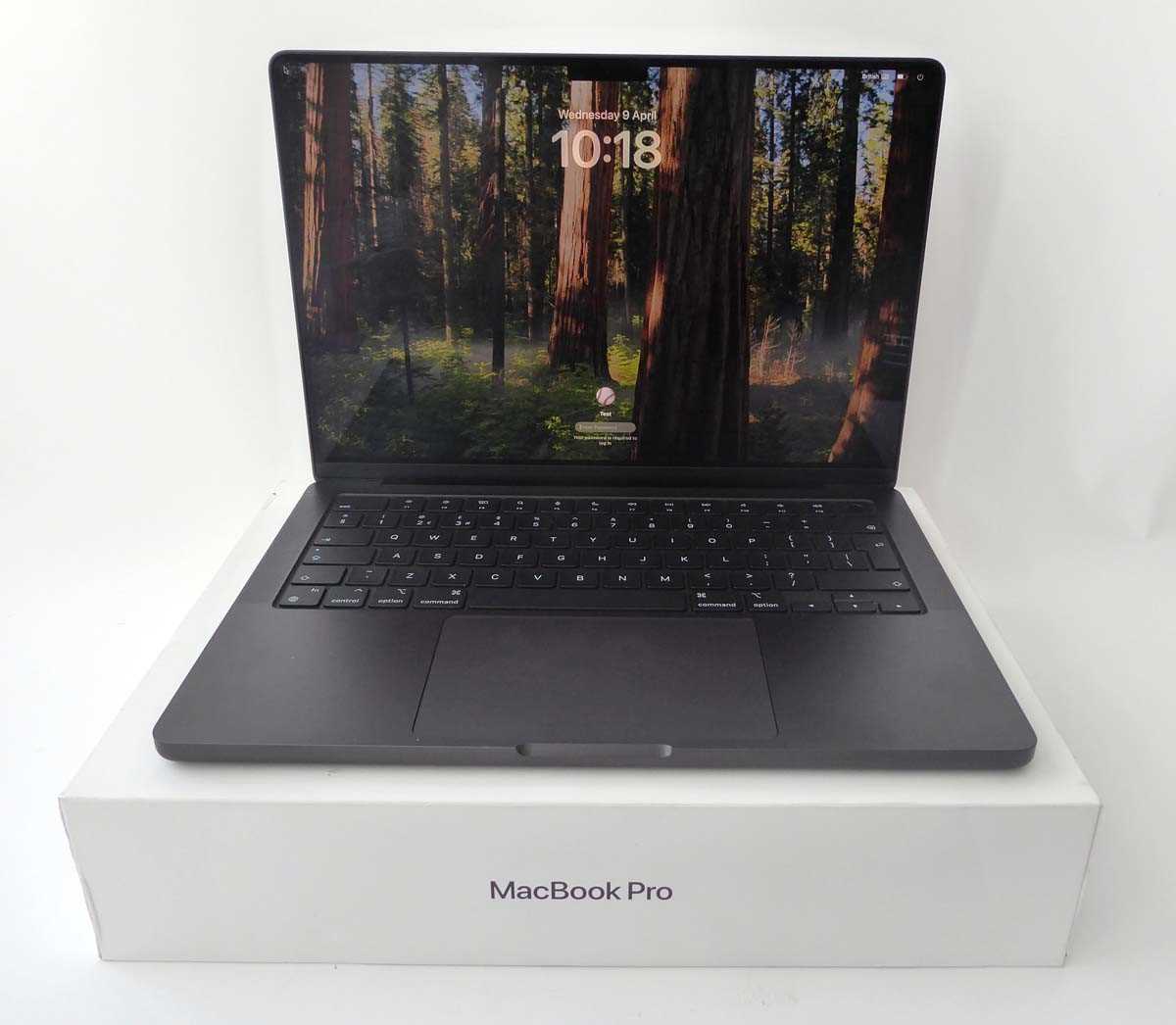 Lot Apple MacBook Pro 14-inch with Apple M4 Pro...