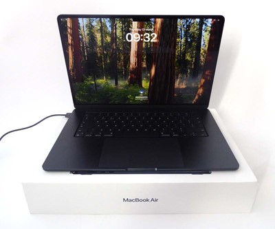 Lot Apple MacBook Air 15-inch with Apple M3 Chip,...