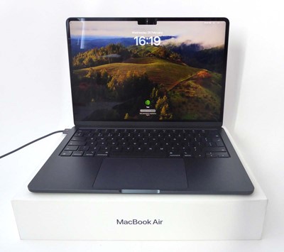 Lot Apple MacBook Air 13-inch with Apple M3 Chip,...