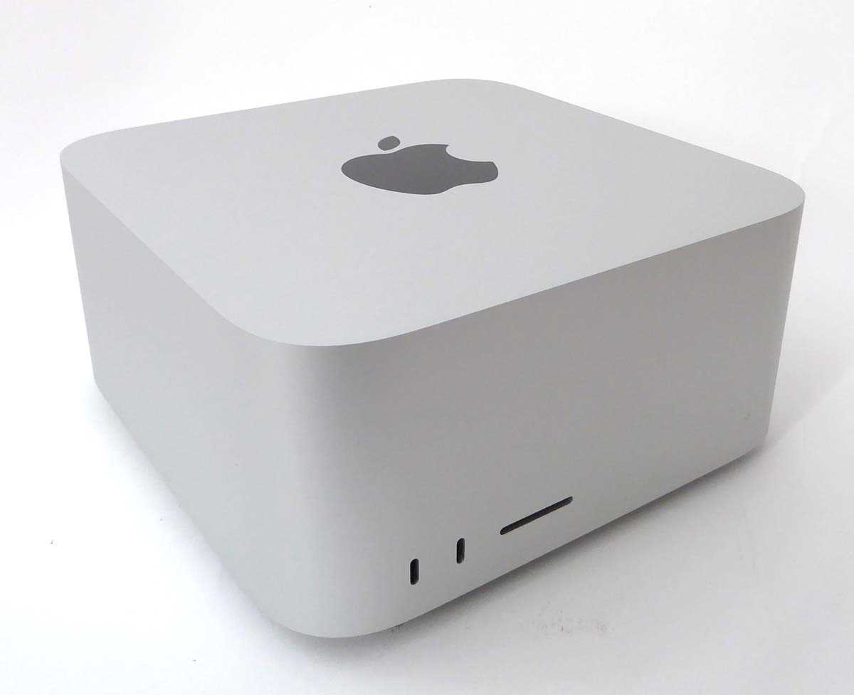 Lot Apple Mac Studio with Apple M2 Max chip, 32GB...