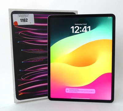 Lot Apple iPad Pro 12.9-inch (6th Generation)...
