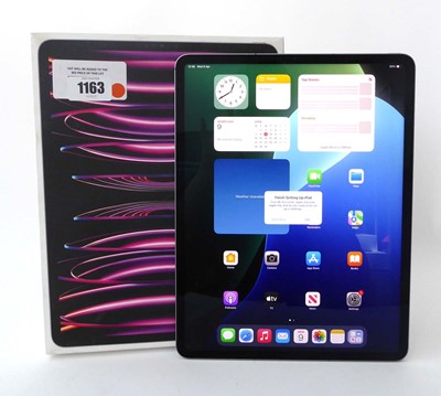 Lot Apple iPad Pro 12.9-inch (6th Generation)...