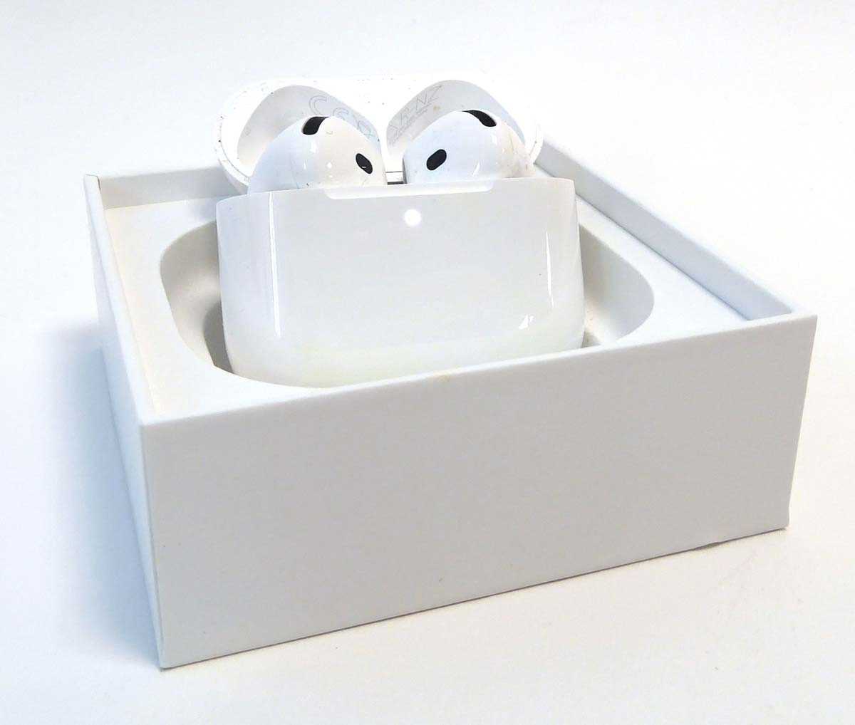Lot Apple AirPods 4, boxed